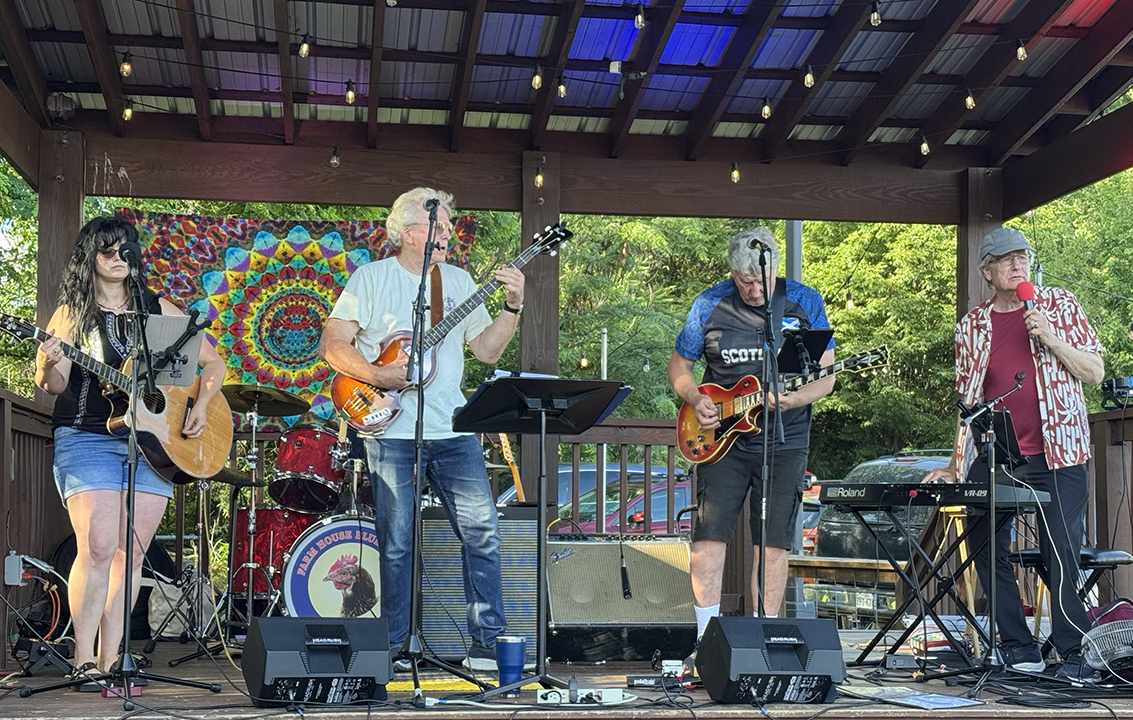 Red Miller and Farm House Blues at The Fishin' Pig
